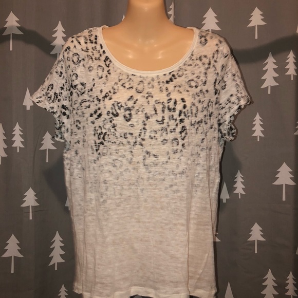 Two by Vince Camuto women’s large cheetah print - Picture 1 of 5